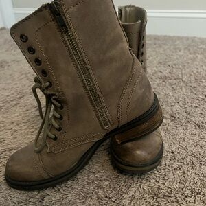 Steve Madden Stylish Brown Lace-Up Boots